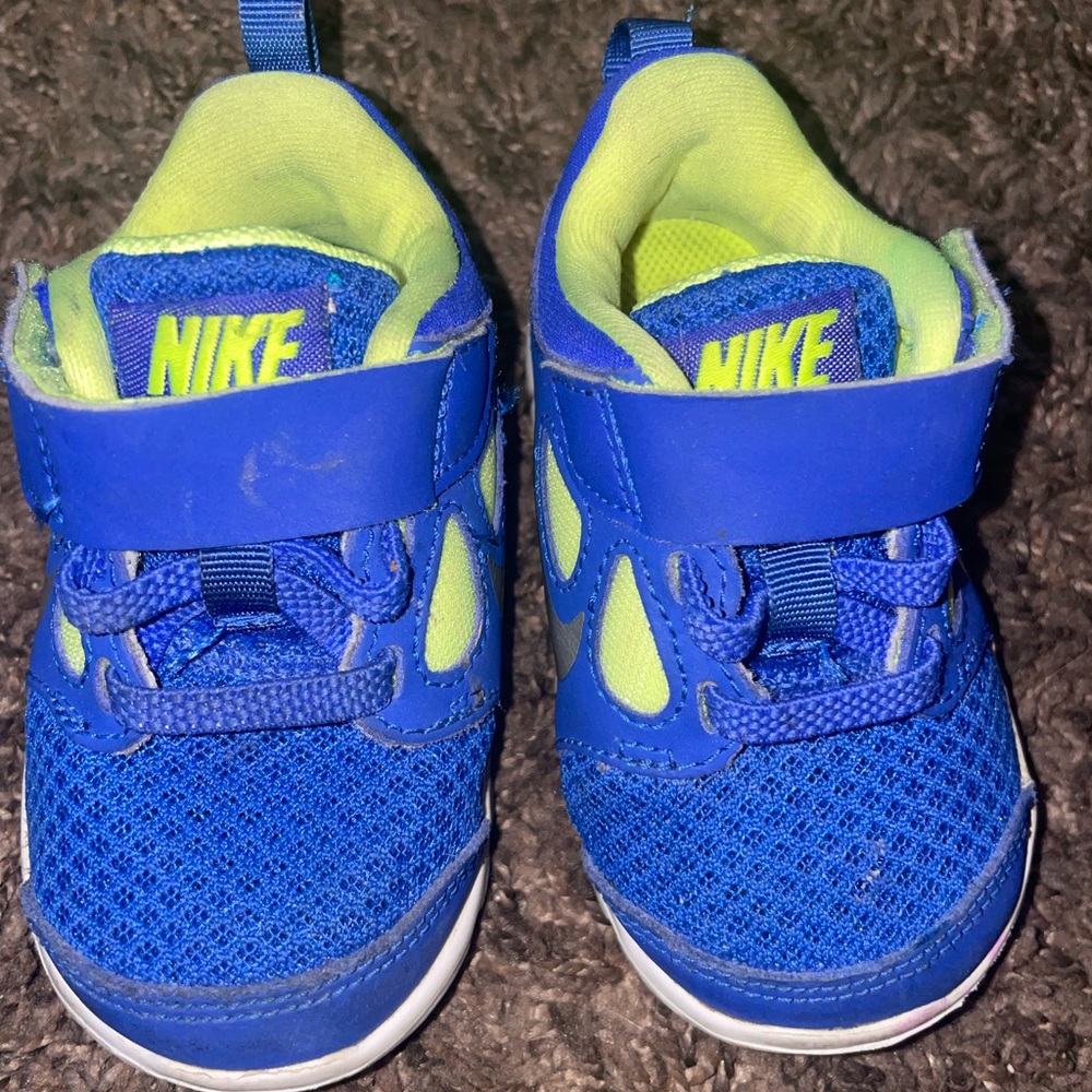 Nike free runs